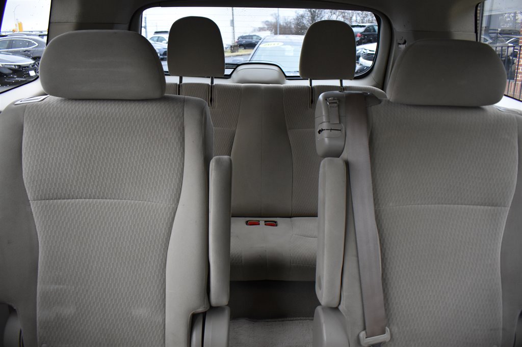 2010 Toyota Highlander Base photo 9