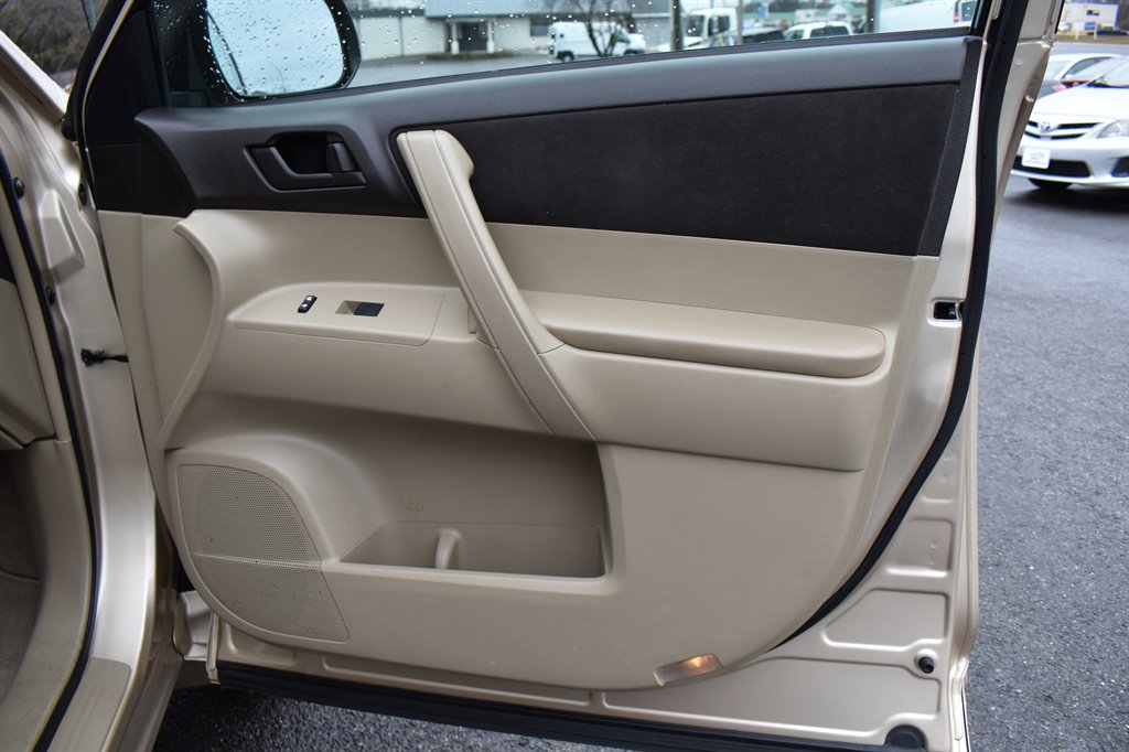 2010 Toyota Highlander Base photo 5