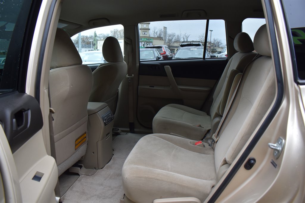 2010 Toyota Highlander Base photo 8