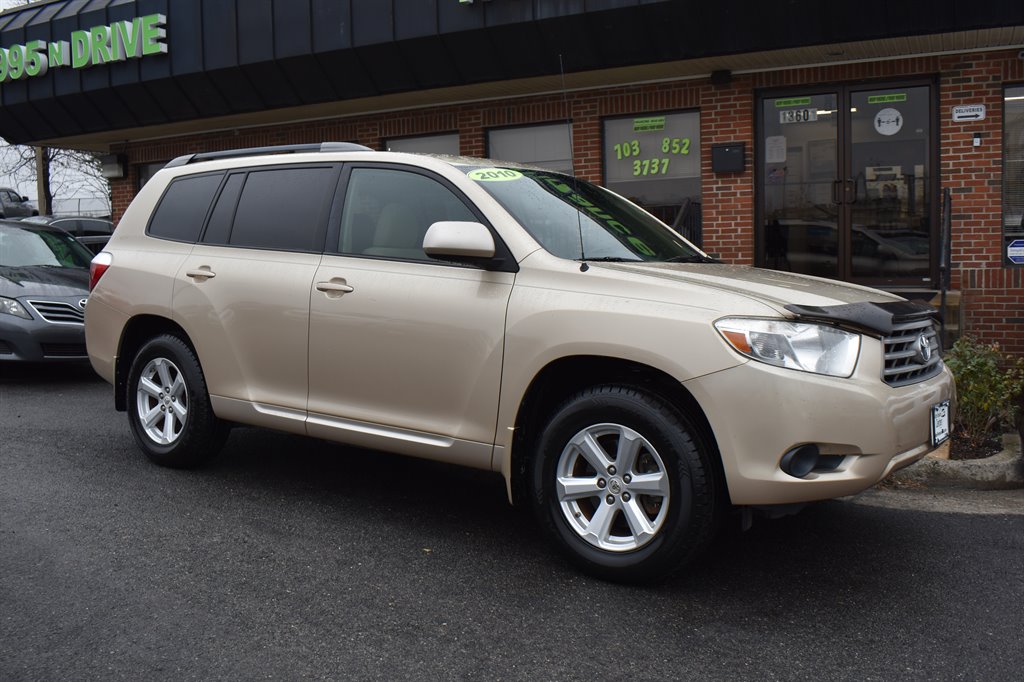 2010 Toyota Highlander Base photo 2