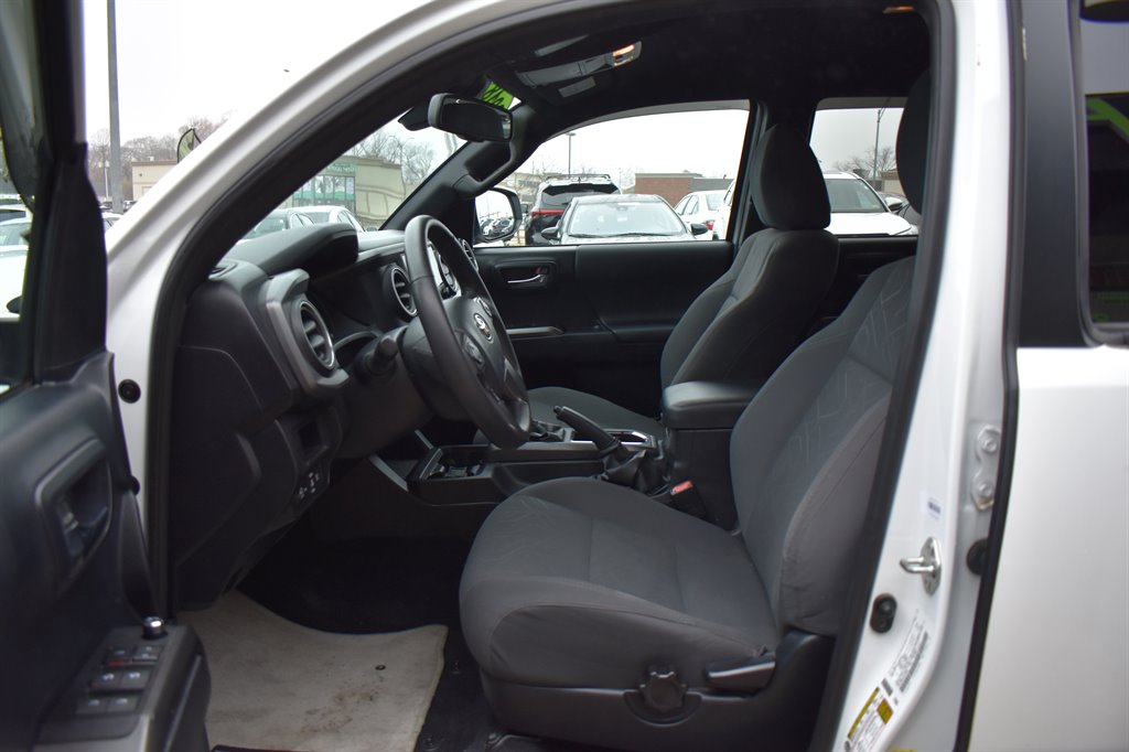 2018 Toyota Tacoma TRD Sport photo 10