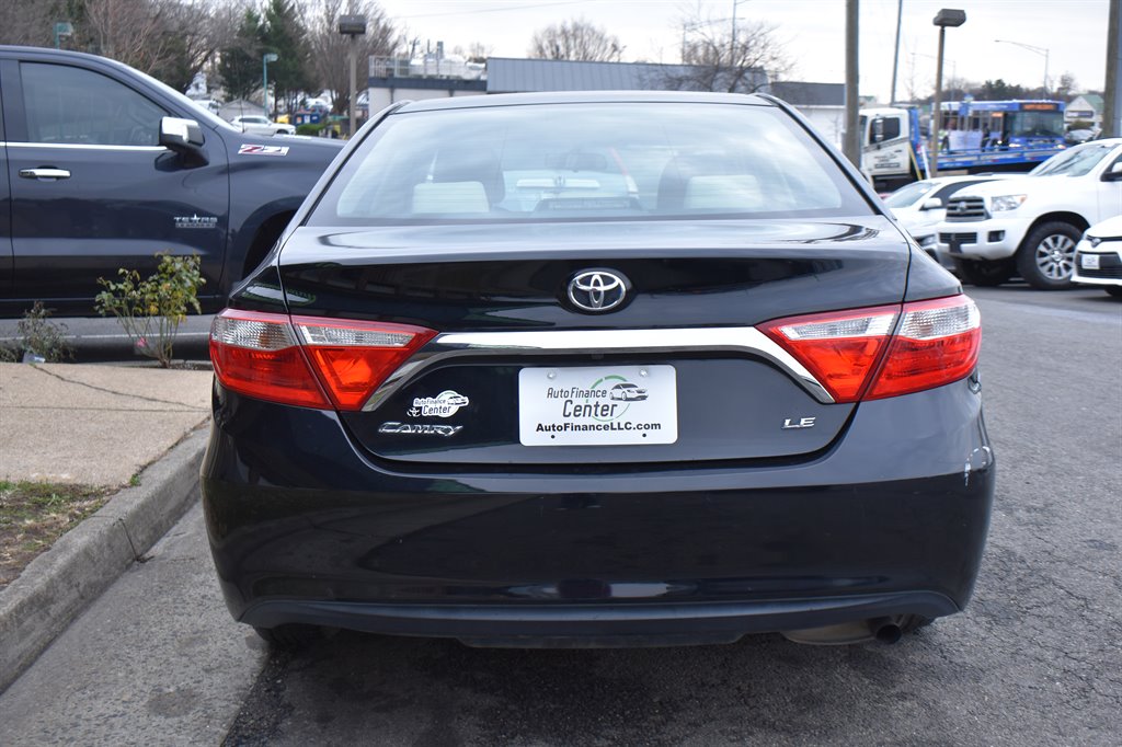 2016 Toyota Camry LE photo 15