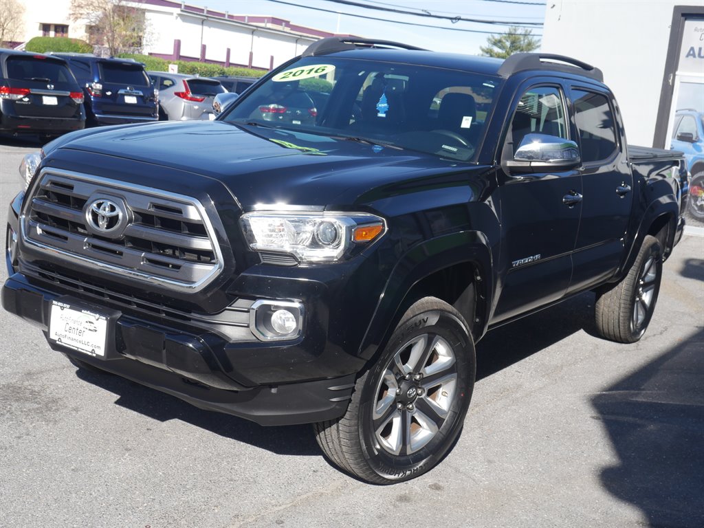 2016 Toyota Tacoma Limited photo 3