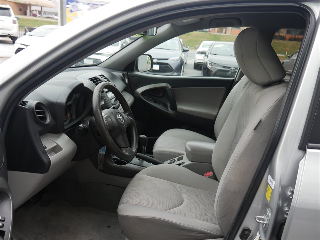 2010 Toyota RAV4 Base photo 10