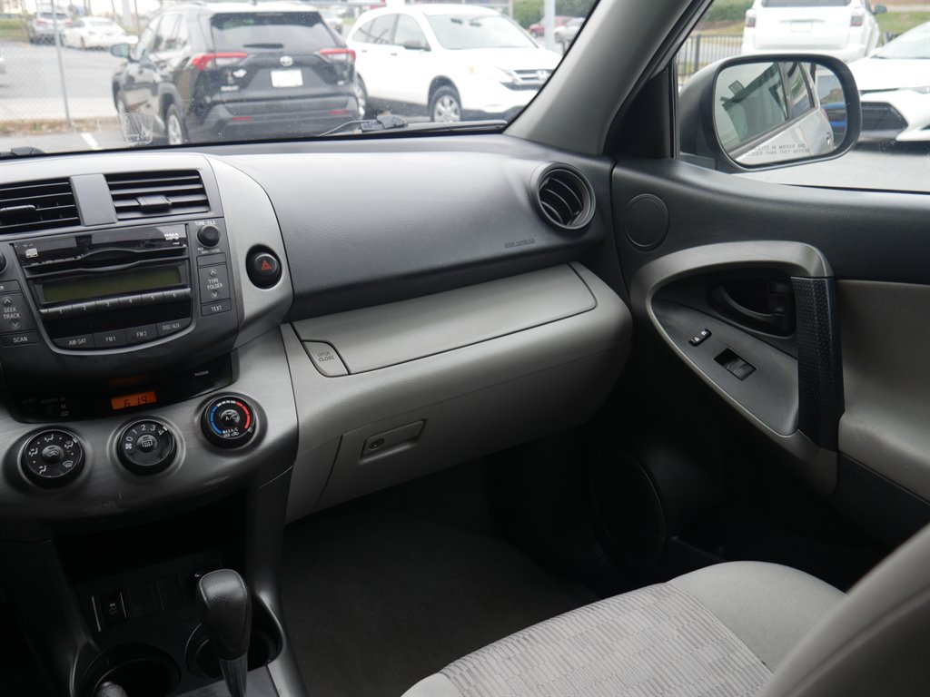 2010 Toyota RAV4 Base photo 13